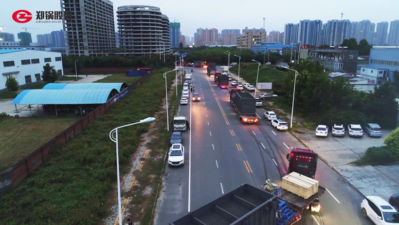 廣(guang)東(dong)玻(bo)瓈窰(yao)餘(yu)熱(re)項(xiàng)目(mu)六車(chē)(che)齊髮貨(huo)