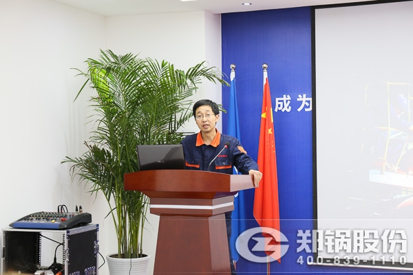 生産部長(zhǎng)(zhang)馬慶(qing)勇(yong)髮言(yan)