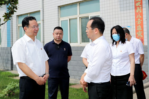 鄭(zheng)州(zhou)市委(wei)常(chang)委、市紀(jì)(ji)委(wei)書記杜(du)新(xin)軍(jun)一行蒞臨鄭鍋調(diào)(diao)研指(zhi)導(dǎo)工作(zuo)