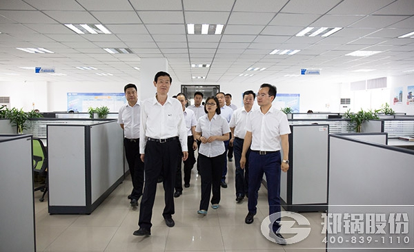 鄭(zheng)州(zhou)市(shi)市委(wei)常(chang)委(wei)統(tǒng)(tong)戰(zhàn)部(bu)部長王(wang)躍(yue)華一行(xing)到鄭鍋(guo)股(gu)份調(diào)研(yan)