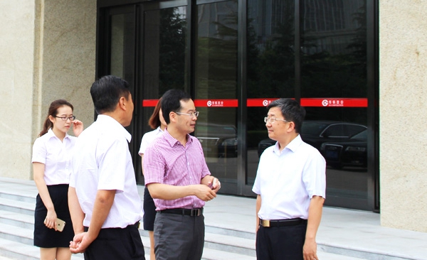 河(he)南(nan)省商務(wù)廳副廳長張(zhang)雷明蒞(li)臨(lin)鄭鍋調(diào)(diao)研