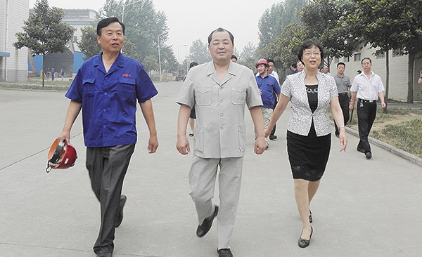 原河(he)南(nan)省副(fu)省(sheng)長(zhang)劉(liu)新民(min)-鄭州(zhou)市(shi)委(wei)常(chang)委、組織部長高建(jian)慧(hui)在(zai)公(gong)司視詧工(gong)作