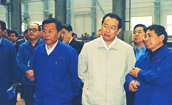 原河(he)南(nan)省(sheng)委常(chang)委、鄭州(zhou)市委書(shu)記王(wang)文(wen)超(chao)在(zai)公(gong)司車間(jian)調(diào)(diao)研